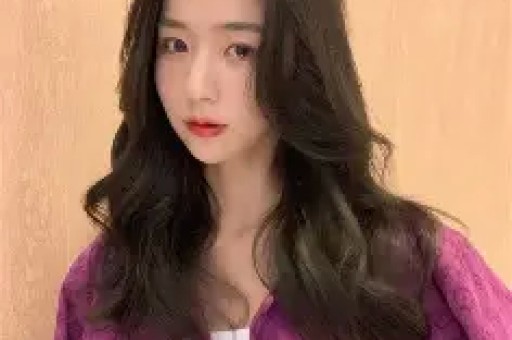 内娱清纯女星偷闯日本拍艳情片被网友当场撞破