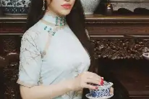范冰冰深夜晒美照变花姑娘疑似心情大好婚事近